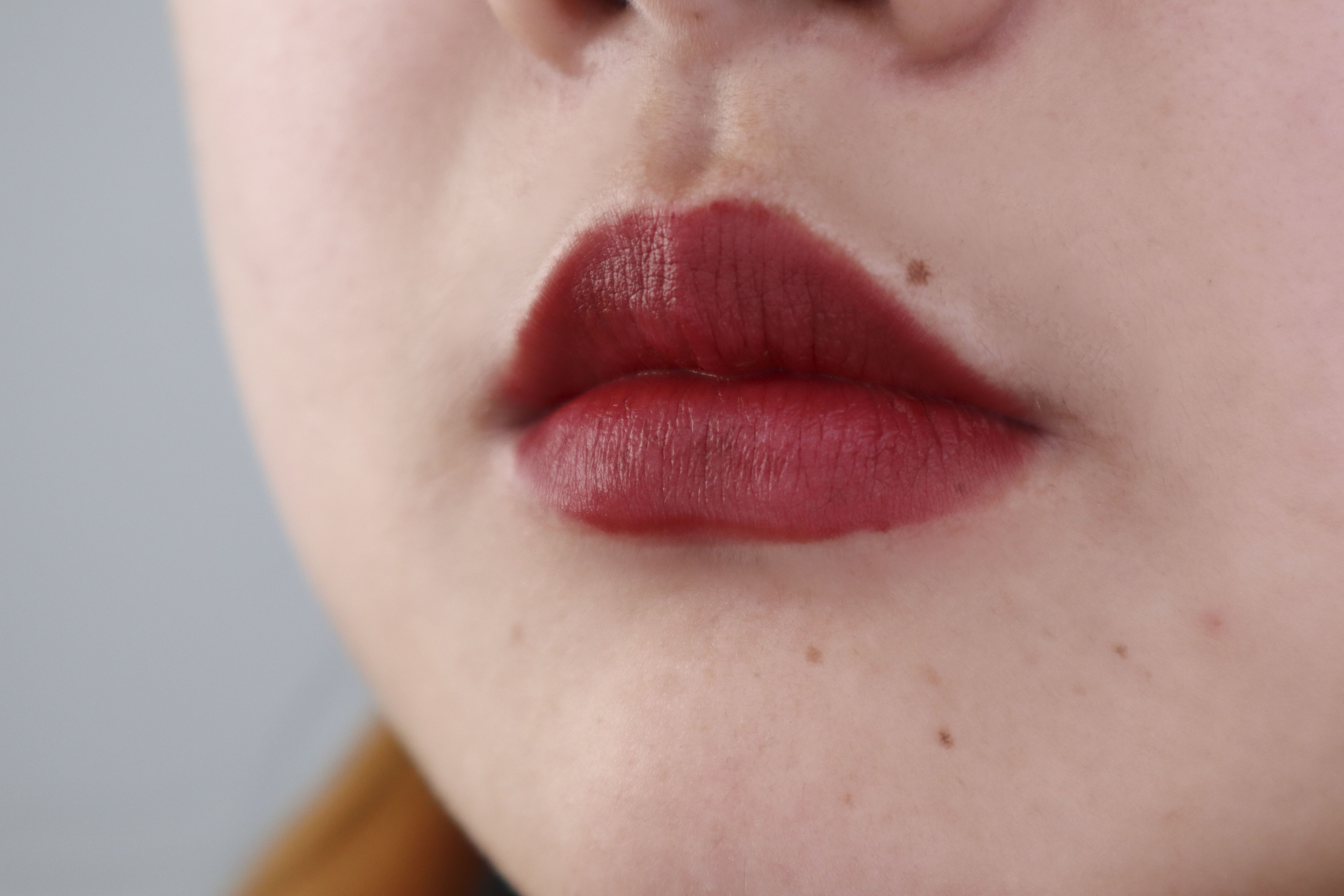 明星涂这个色号也要丑哭?7大口红色系实测,黄黑皮真的不能碰!