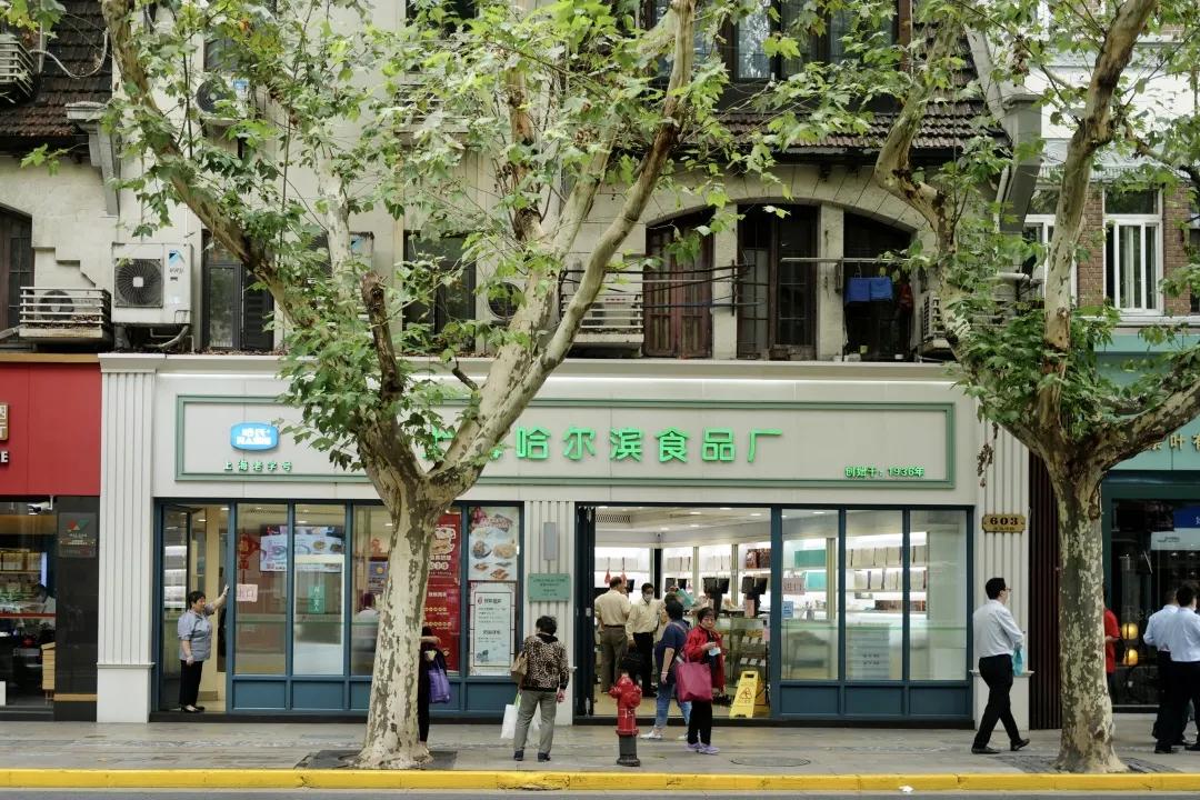 别争了,这条马路才是魔都内卷之王