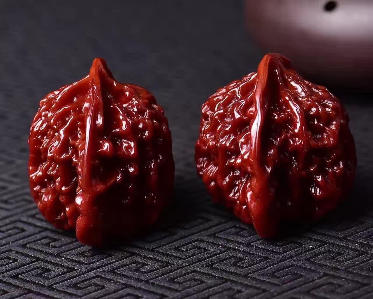 文玩核桃酱色到红色需要盘多久,什么品种的文玩核桃盘出来最漂亮