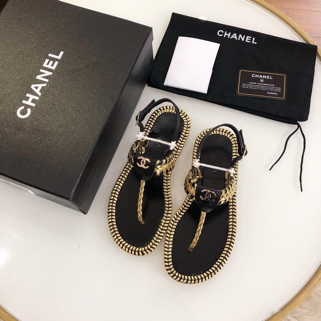 今年最火的4款凉鞋清爽又时髦,今年最流行的凉鞋爆款