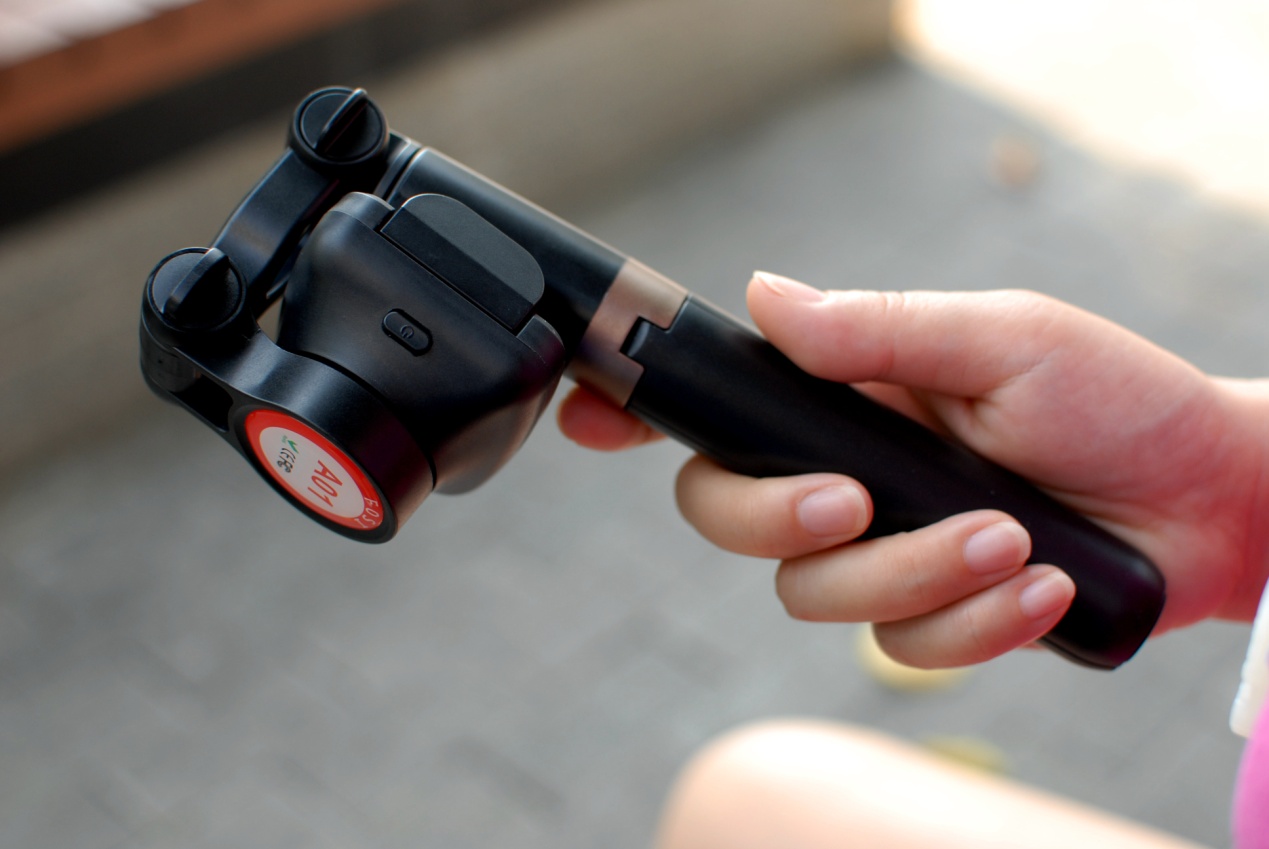 手持云台自拍稳定器,ar防抖动自拍杆稳定器推荐