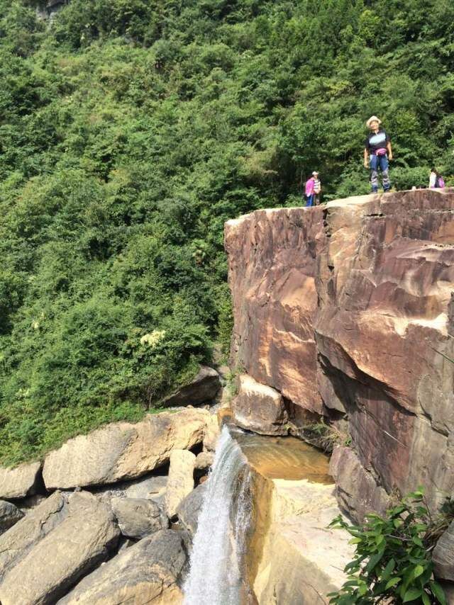西漂湾瀑布群,建始西漂湾瀑布群