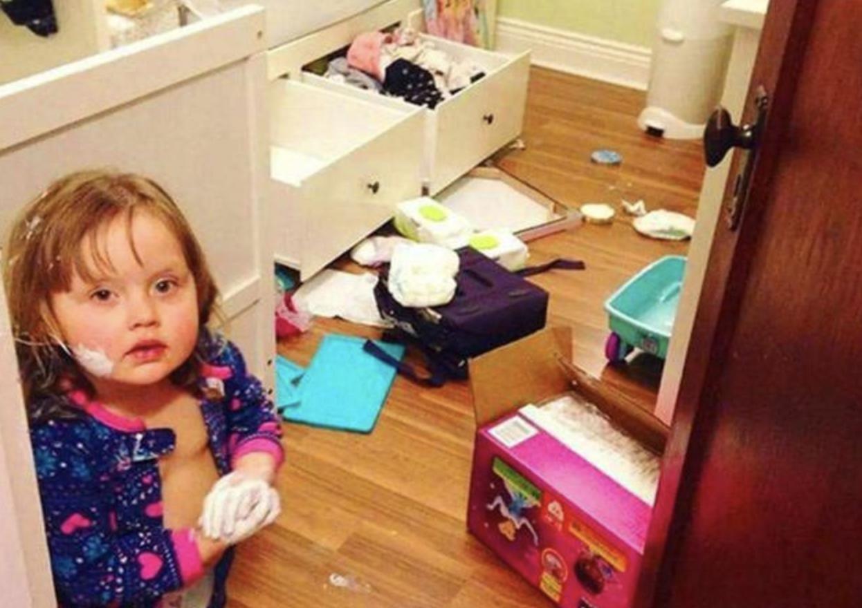 宝宝吃了固体胶水怎么办,宝宝把胶水当果冻误食