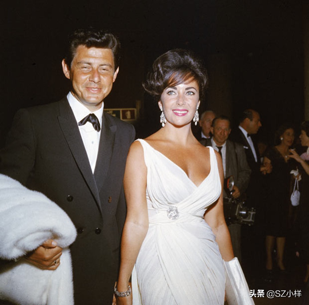 伊丽莎白泰勒传奇人生,伊丽莎白泰勒戴钻石