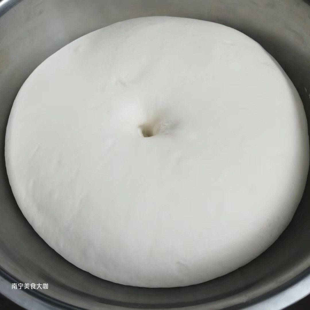 蒸馒头时，碱放多或放少了怎么补救？教你一妙招，馒头白胖又香甜