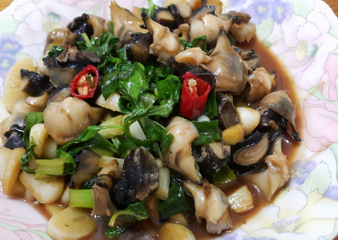 最大蜗牛入侵我国,南方到处是:非洲人的美食,中国人却不敢吃