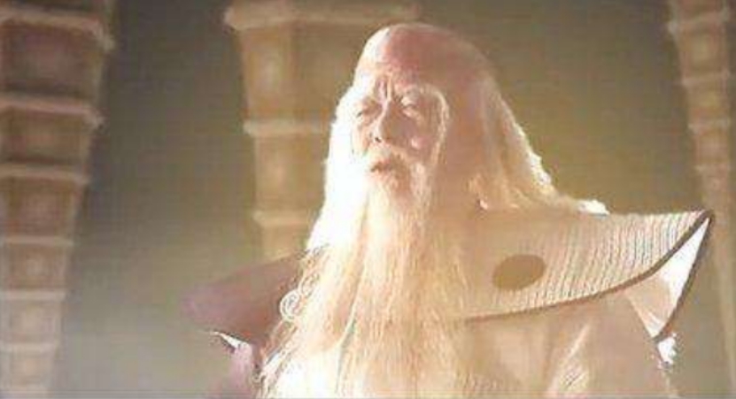 难怪如来佛祖不敢惹大鹏鸟,如来佛祖为什么一直坐在莲台上