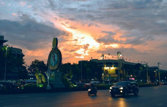 泰国泰铢兑换人民币,去泰国留学教你兑换泰铢的方法