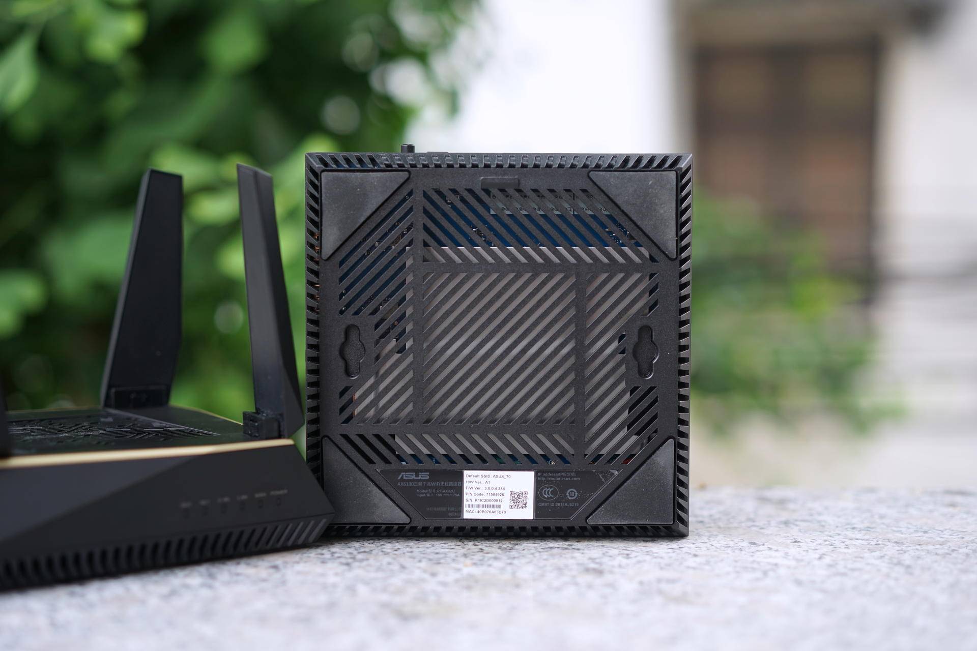 华硕rt-ax68u路由器穿墙性能,华硕ax92u路由器评测