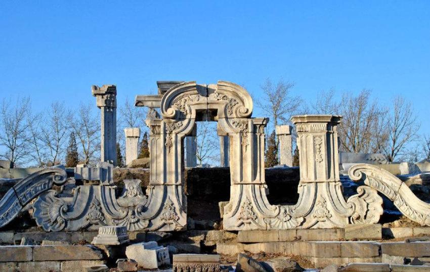 圆明园是在哪一场战争中被摧毁,圆明园在多久被敌人入侵的