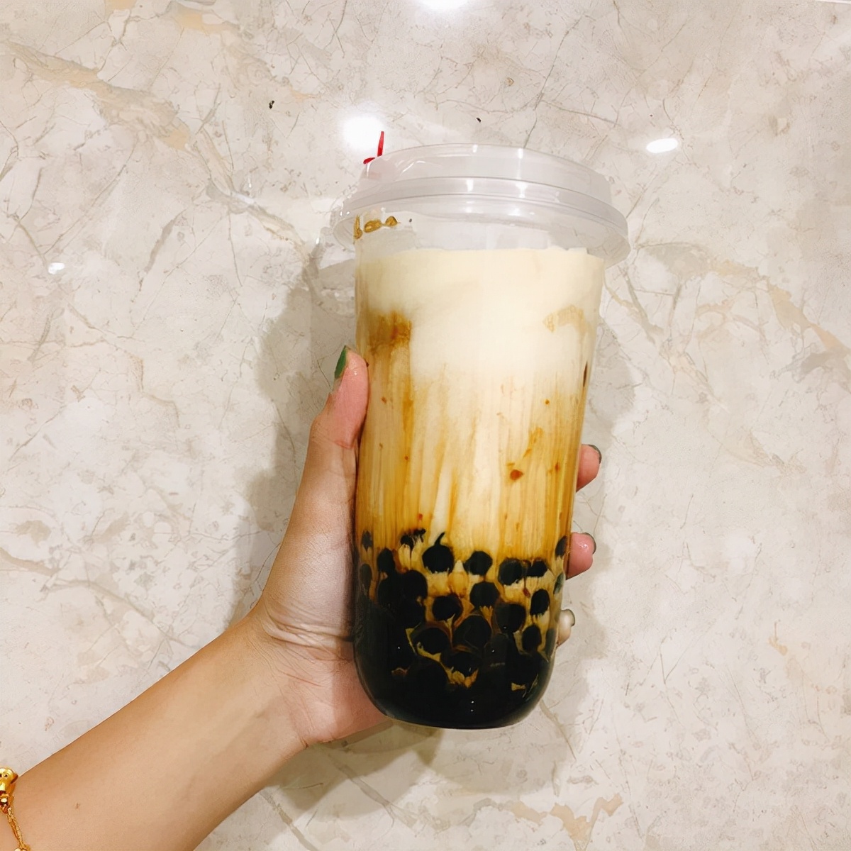 罗曼林:布蕾到底是什么?难分伯仲,网友因两款布蕾波波茶吵翻天