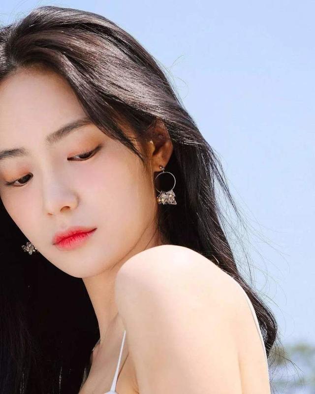 女人皮肤发黄暗沉怎么调理,皮肤暗黄暗沉用什么护肤品37岁女