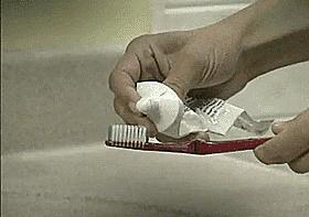 刷牙怎么刷能立刻从黄牙变成白牙,刷牙白牙小妙招