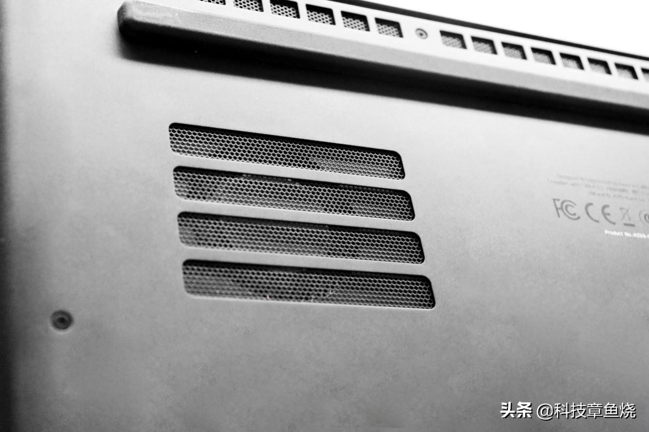 雷蛇灵刃15标准版笔记本测评,雷蛇笔记本灵刃15游戏测评