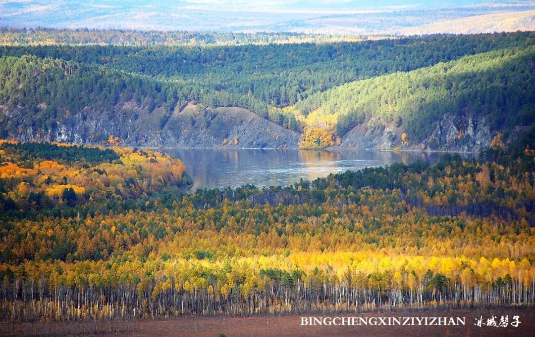 深秋的大兴安岭色彩斑斓,大兴安岭的秋天美景