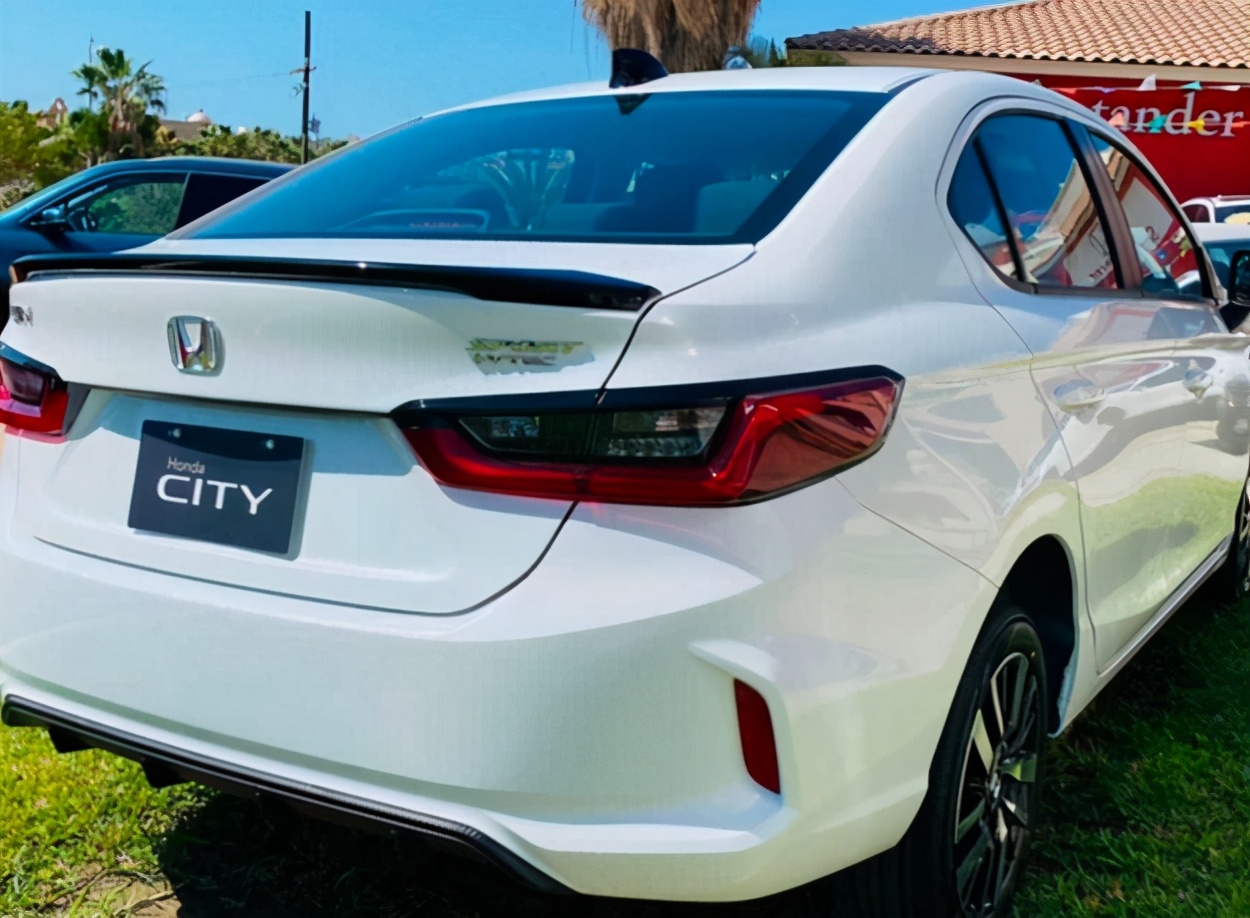 本田锋范2014款手动1.5标配图片,2022款本田锋范登场