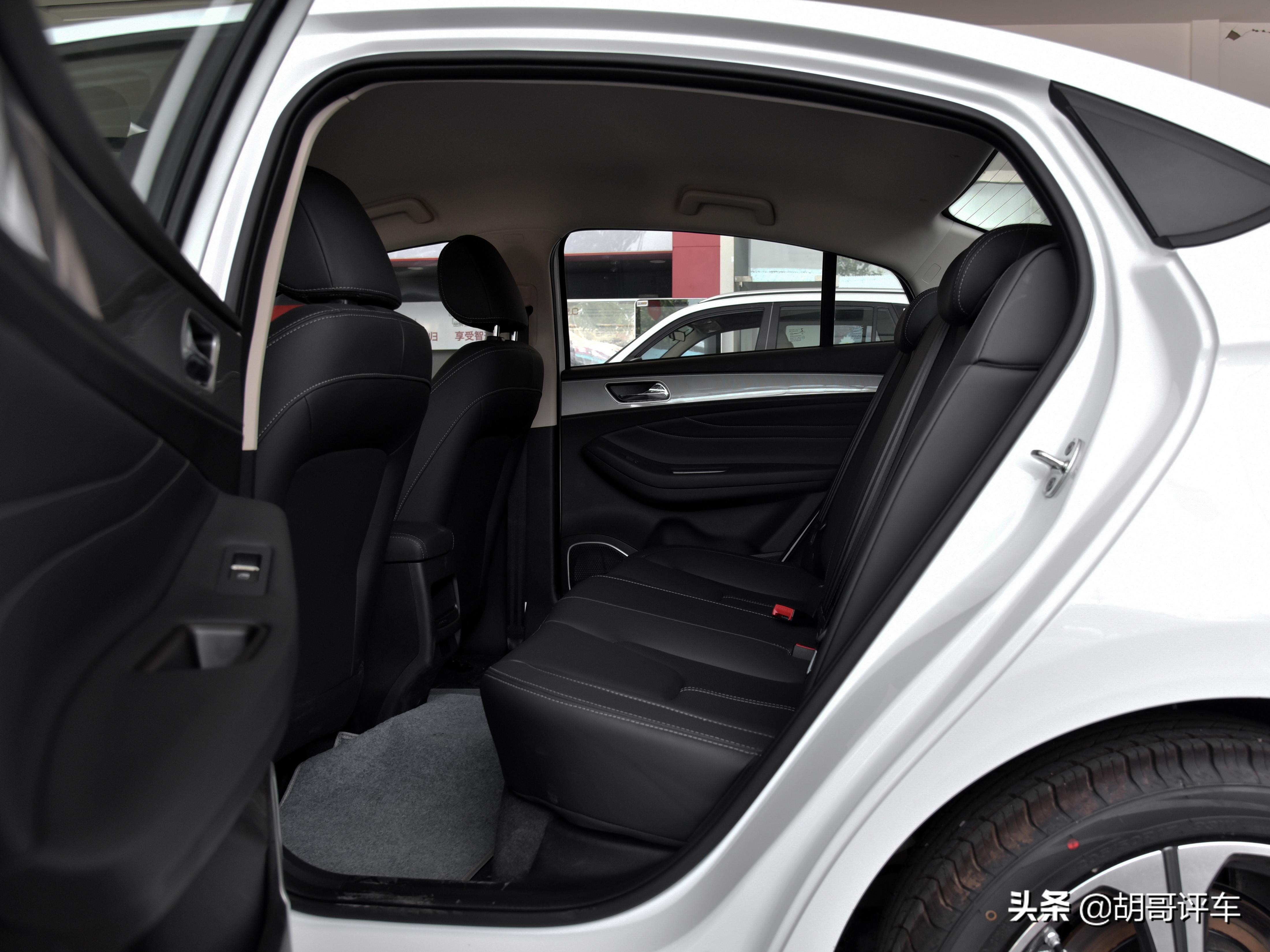 2024款艾瑞泽5全球高品质家轿,奇瑞1.5三厢自动挡艾瑞泽5落地价