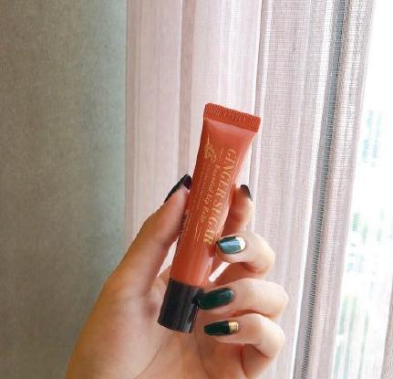 用了上百只润唇膏，Blistex小蓝罐最鸡肋，曼秀雷敦性价比？