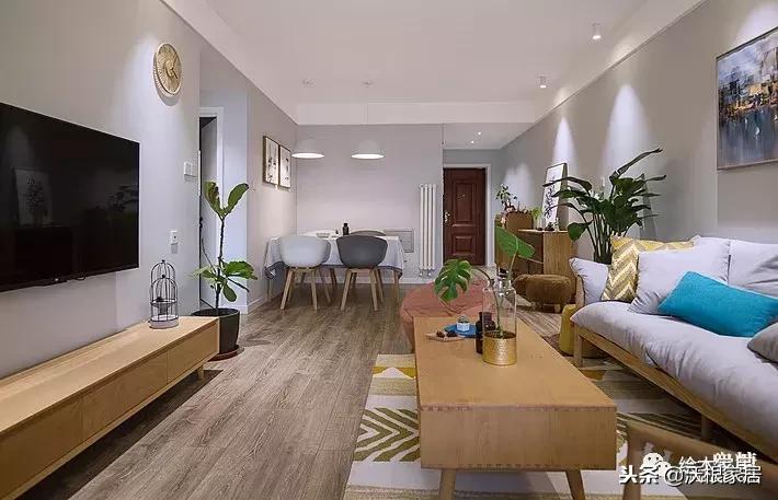 客厅到底要不要铺木纹砖,客厅到底要不要贴墙布