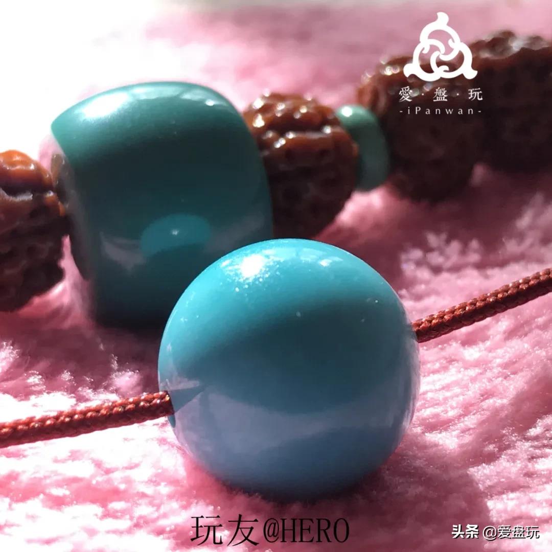 一条小金刚,他盘了720天,包浆很赞,谁说大干手不适合盘串