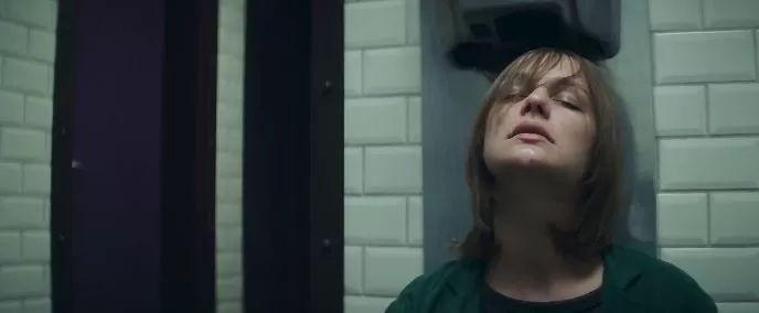 妻子被家暴奋力反击美国电影,妻子被丈夫家暴最后结果大快人心