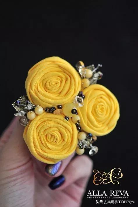 布艺玫瑰花的作品,花朵布艺作品