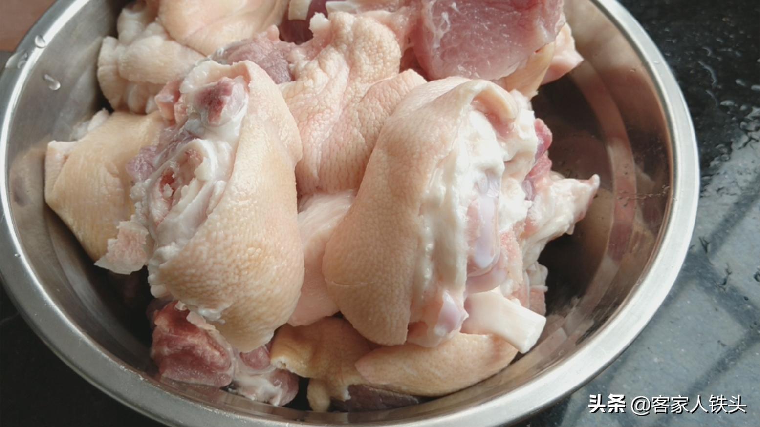 客家焖猪脚家常做法,客家焖猪脚的家常做法