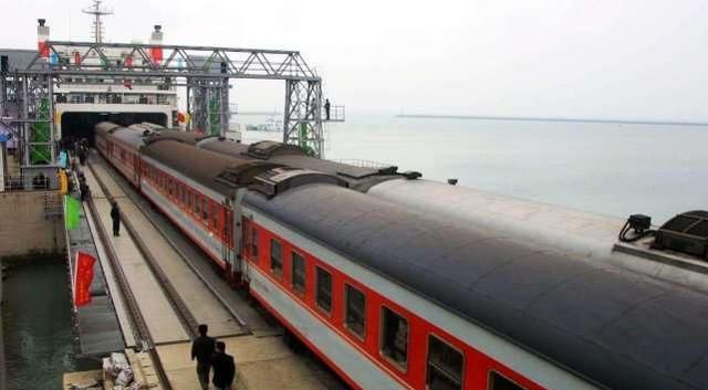 火车到海南岛怎么过海,往海南开的火车是怎样过海的