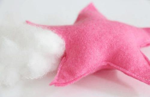 给小孩子做玩具玩简单又好玩,和孩子一起做的简单的手工