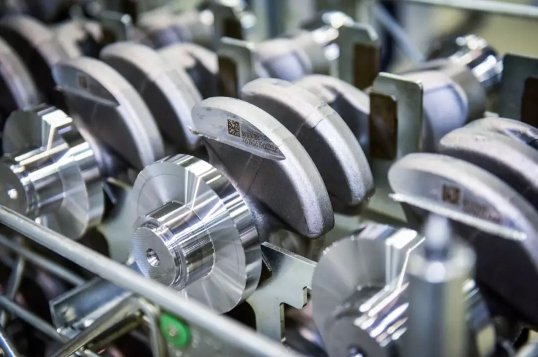 日本墓碑断货，新娘没婚纱穿，谁在为断供的“中国制造”买单？