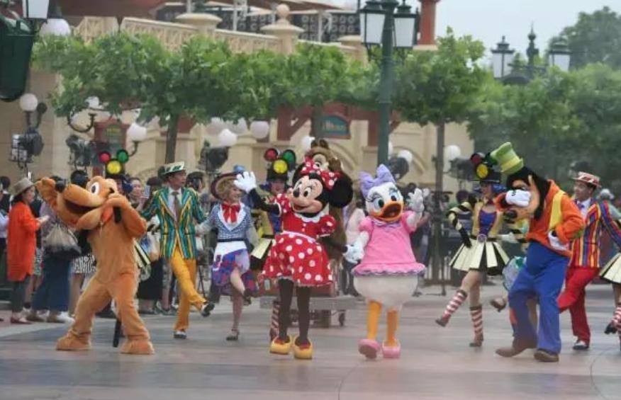 比方特受欢迎比长隆有趣，号称守护孩子童年的迪士尼到底有多好玩