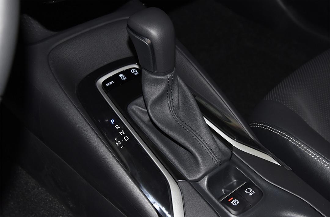 卡罗拉双擎和燃油版驾驶感受,卡罗拉双擎有没有必要买燃油版