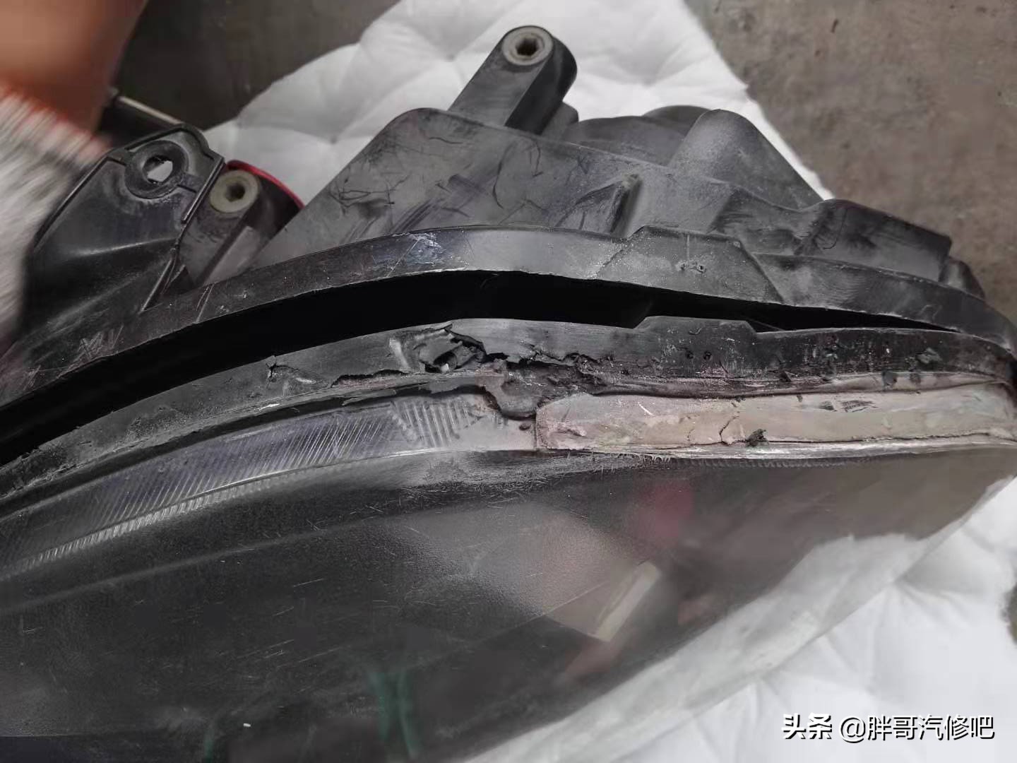 led大灯有透镜解决散光的最佳办法,大灯透镜拆除教程