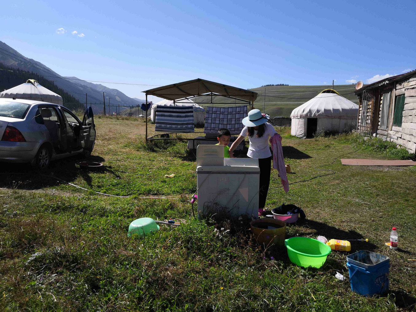 *疆新**蒙古包旅店老板,看他一天的收入多少,一个月就抵我一年工资