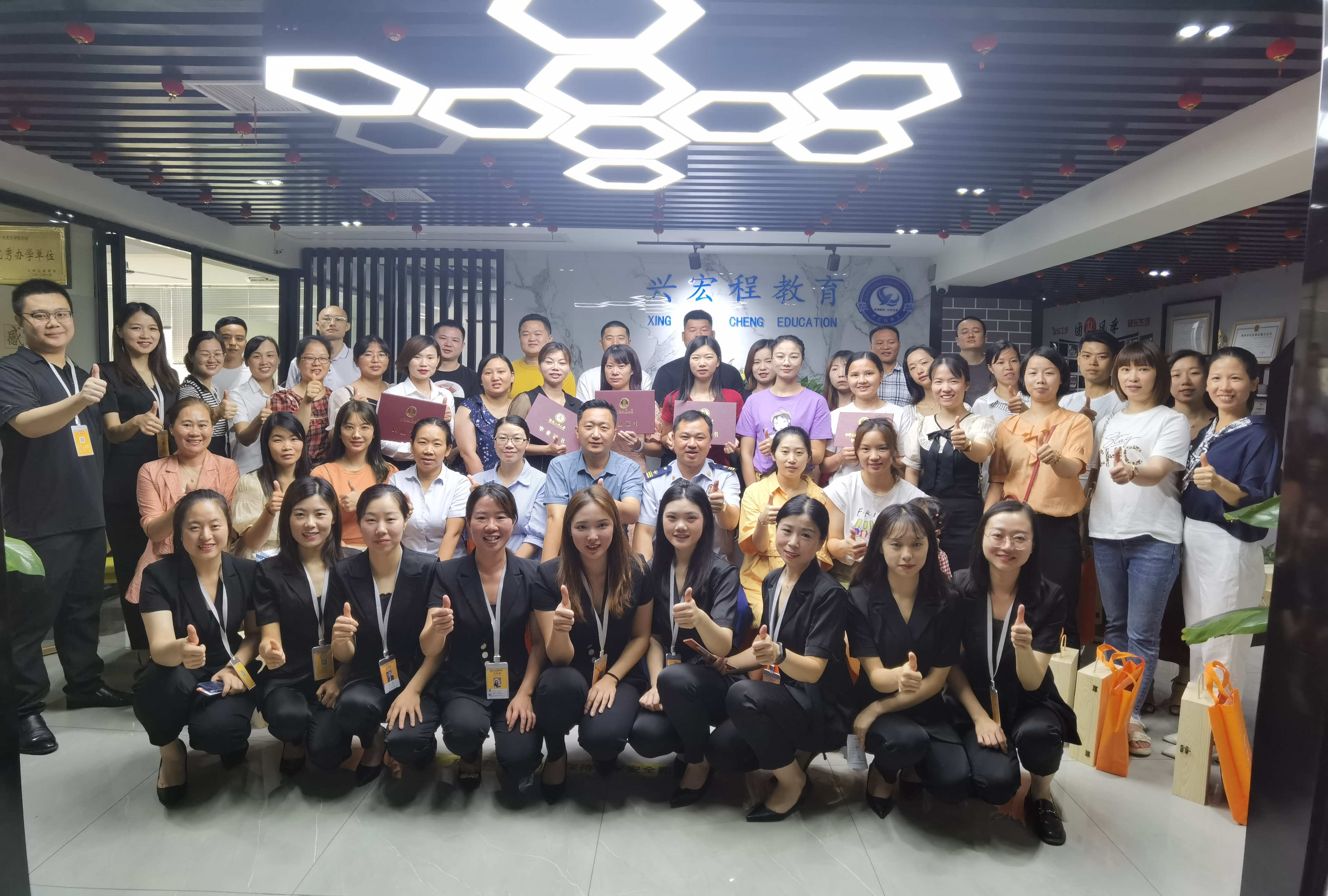 考证券从业资格证要什么条件,证券投资咨询从业资格证报考条件