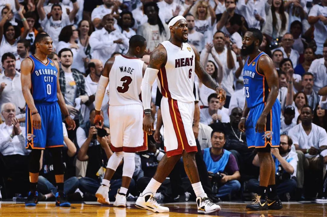 lbj9复刻湖水绿,詹姆斯正代复刻