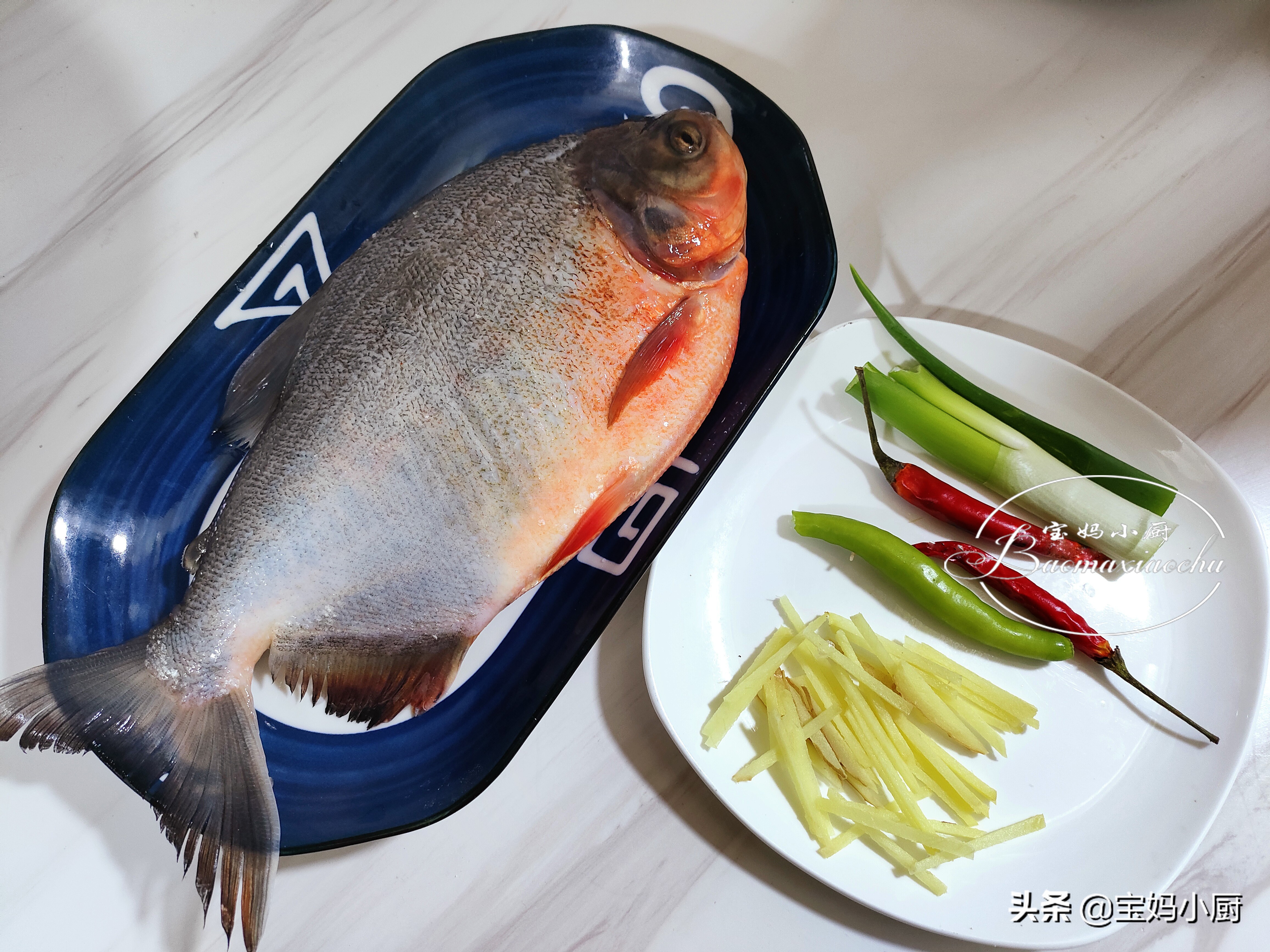 清蒸鱼该怎么做才能既入味又鲜嫩,如何做清蒸鱼才好吃不腥