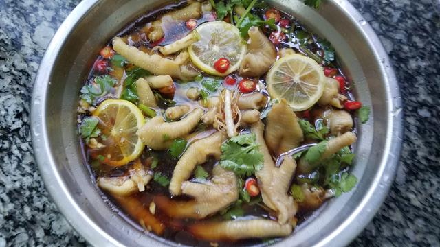 柠檬鸡爪做法家庭版简单不辣无骨,柠檬鸡爪这样做超好吃酸辣开胃