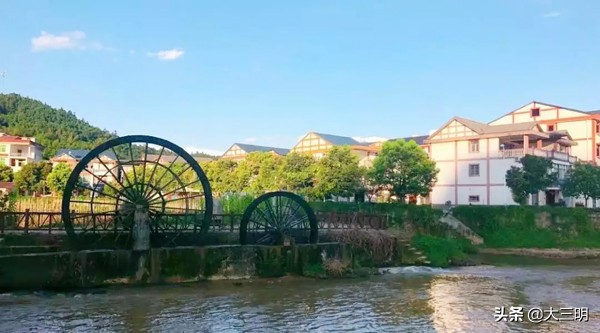 岩前河长“一心四治”促河长治