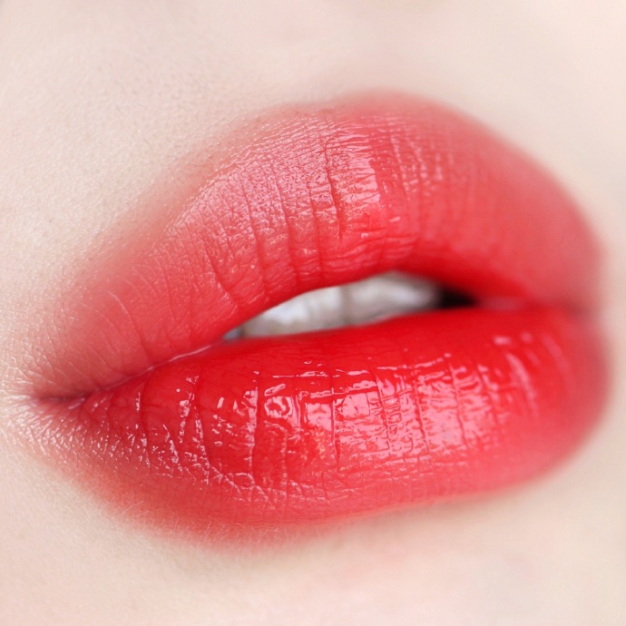 阿玛尼唇釉哪个最显白,阿玛尼405显白番茄红唇釉