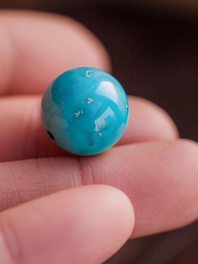 绿松石尴尬期和泛白的区别,绿松石出现白点是什么原因