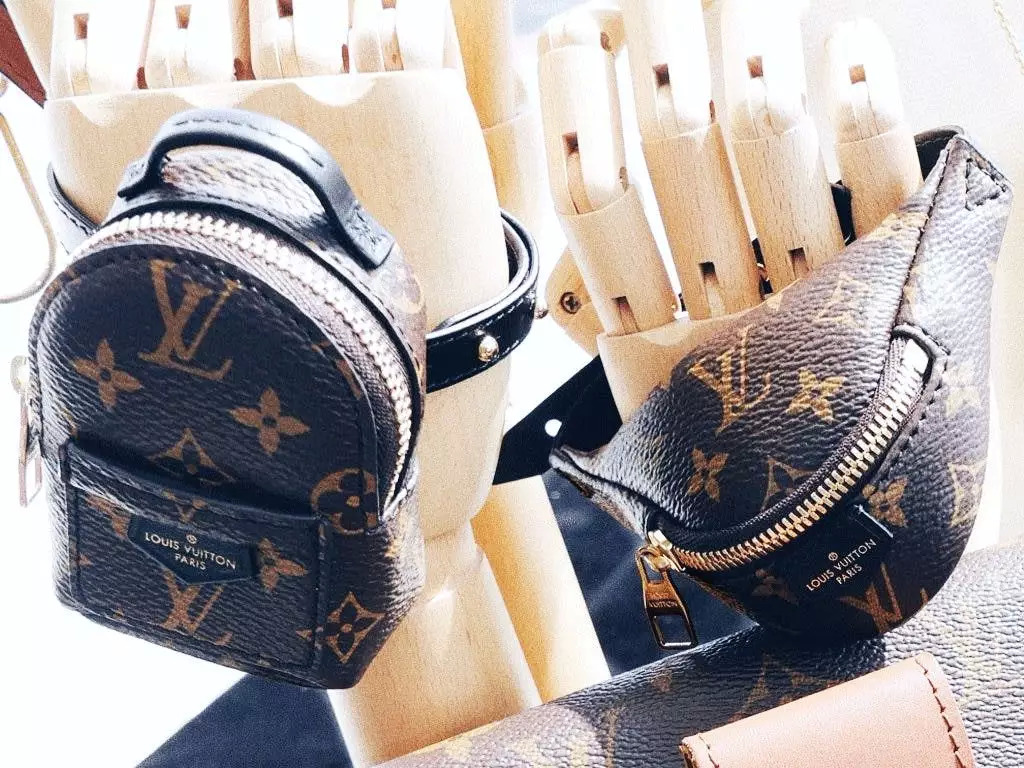 我的胸,我的手指,我的脚腕……都需要一只包包