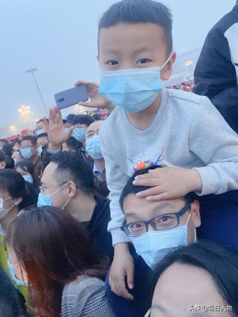 爬两个小时黄山光明顶看日出,登上山顶看美景黄山一日游结束