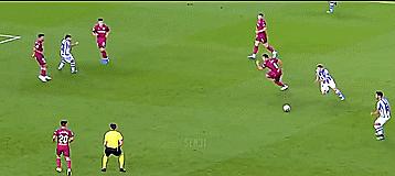 足球常用的传球方式,足球运球传球技巧