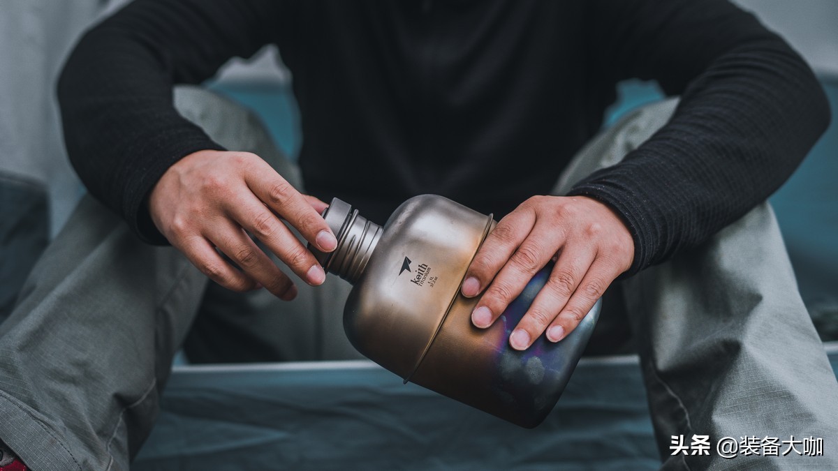 铠斯纯钛水壶套,铠斯钛水壶评测视频