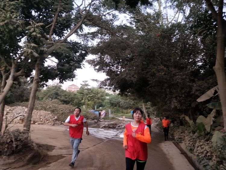 魅力深马,微马同行!六约微马助力深圳国际马拉松