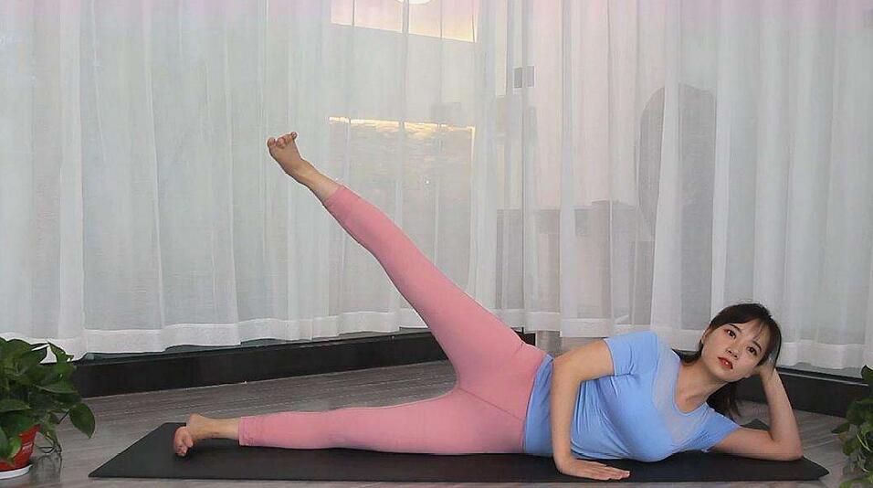 不去健身房怎么最快练腿？在家5个运动，增强腿部力量，变身大神