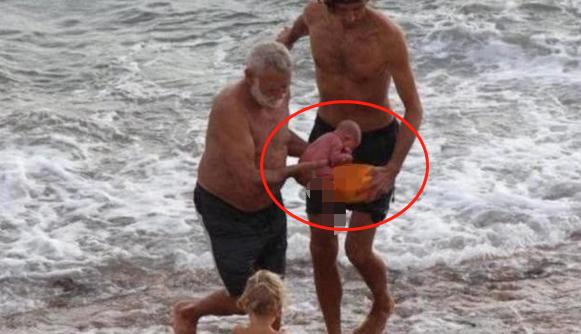 孕妇妈妈在水里生宝宝,孕妈在水中泡温水生宝宝