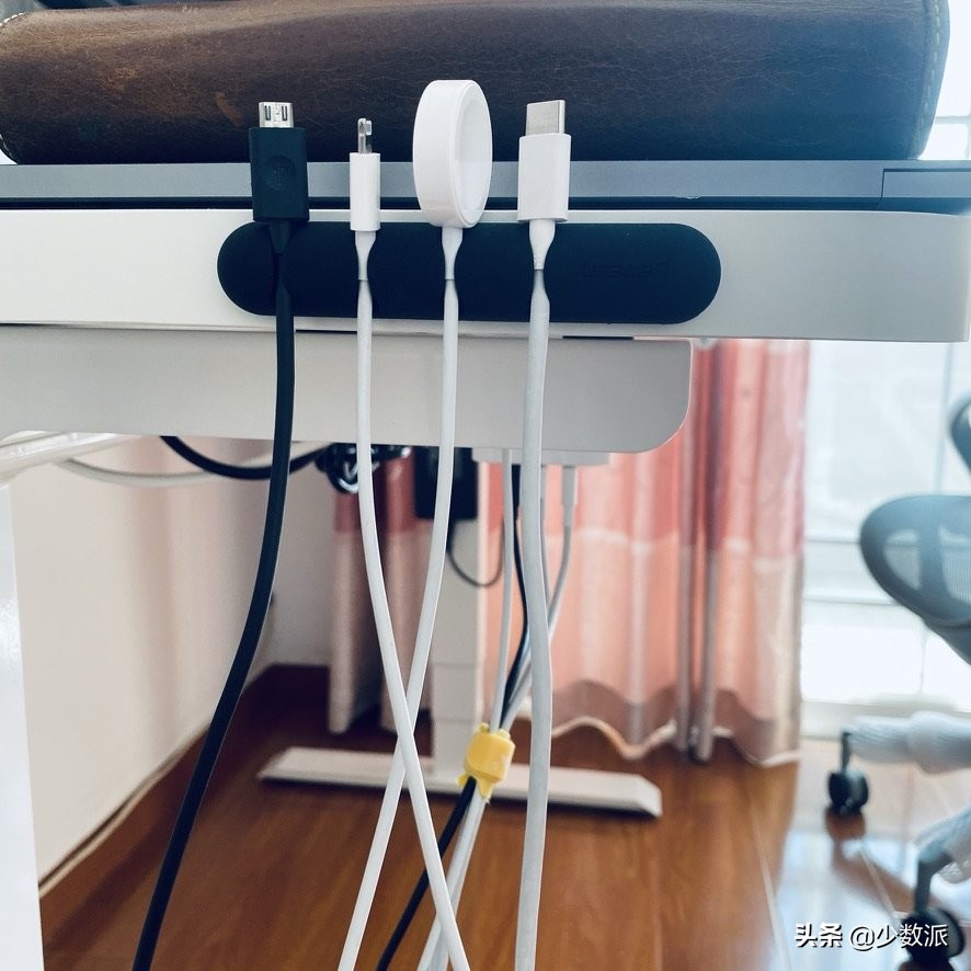 工作娱乐自由切换,工作时玩游戏怎么切换到桌面