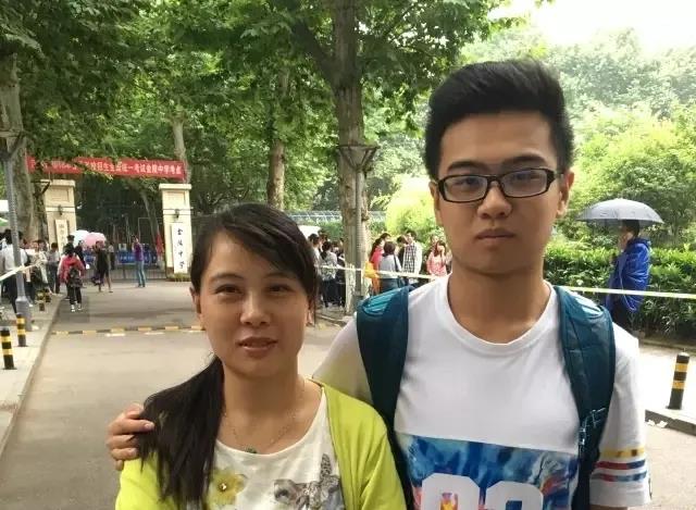 陕西高颜值的大学生,清华学霸颜值惊呆网友